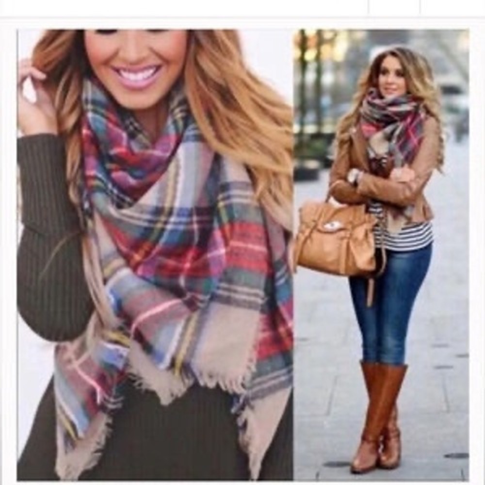 ModCloth Blanket Scarf OS Tan Red Green Plaid Preppy Academic Oversized Wrap - Picture 7 of 10